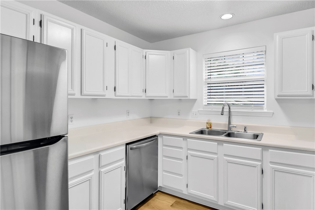 509 Cedar Street St. Simons Island, GA 31522 - Photo 8 of 25