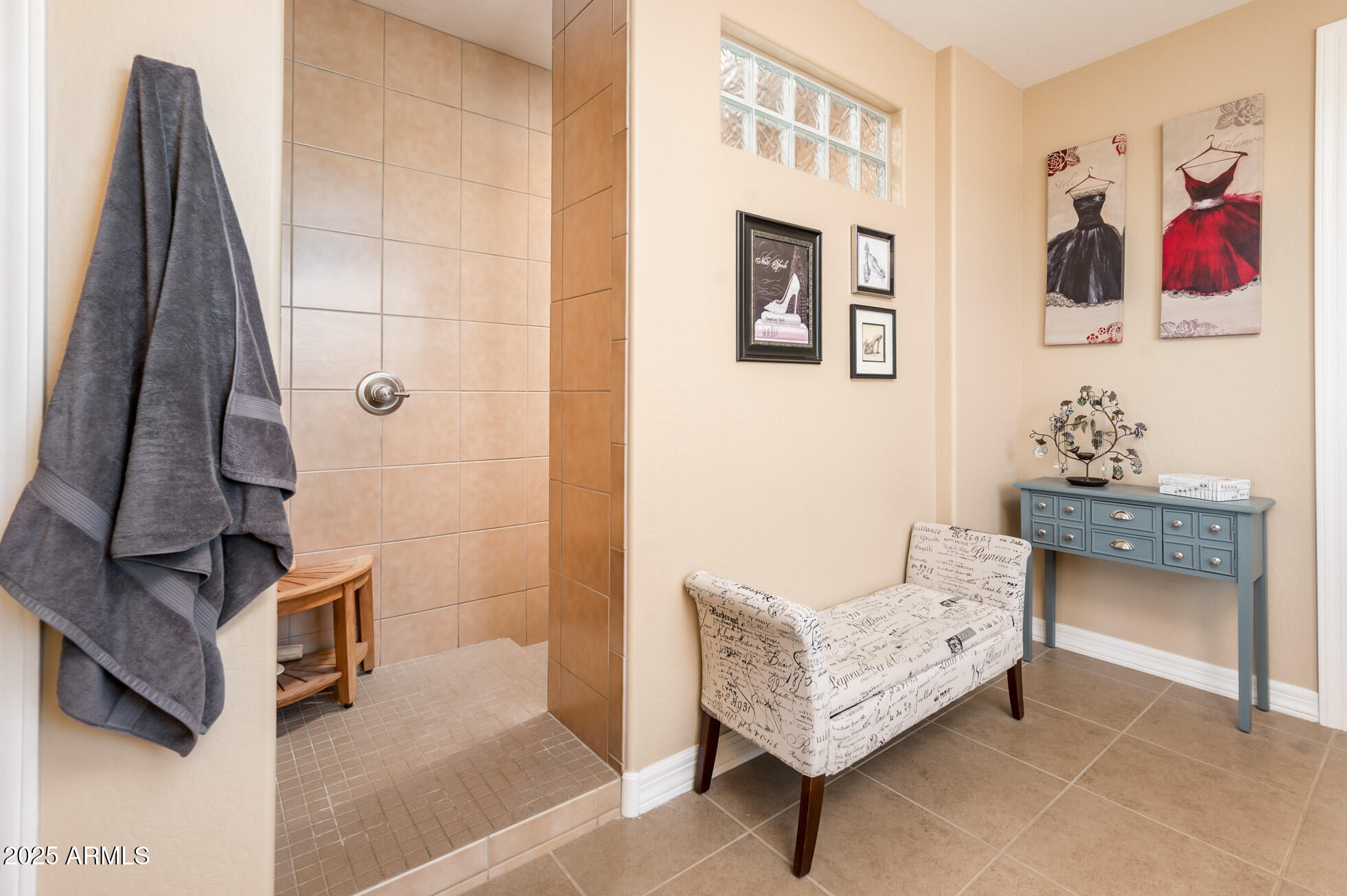 4836 South Covalent Lane Mesa, AZ 85212 - Photo 23 of 66 a living room with furniture and a rug