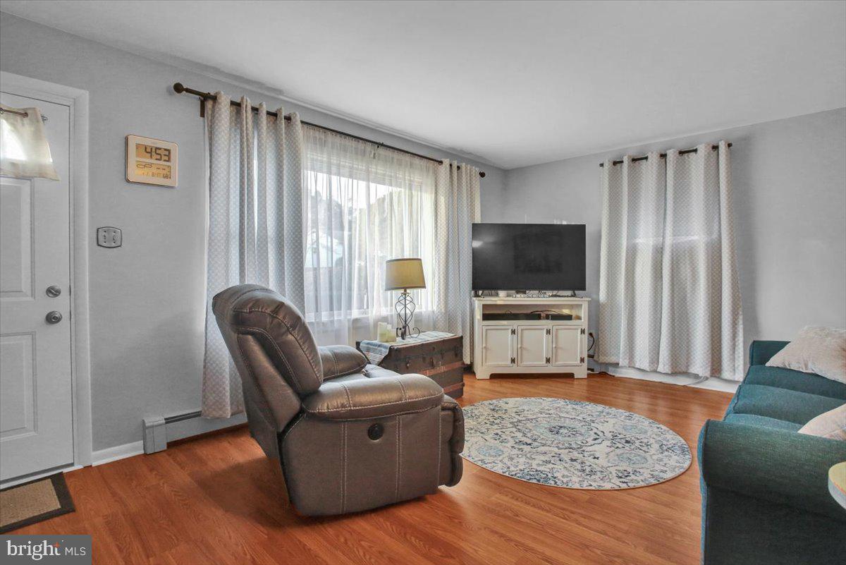 1338 Wingate Avenue Reading, PA 19607 - Photo 14 of 29 Main Level Living Room