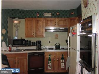 302 Surrey Road Cherry Hill, NJ 08002 - Photo 2 of 3 Kitchen