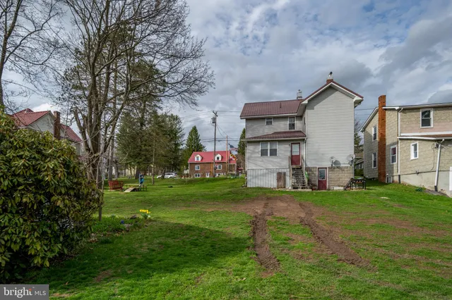 $295,000 | 611 East Oak Street, Oakland, MD 21550