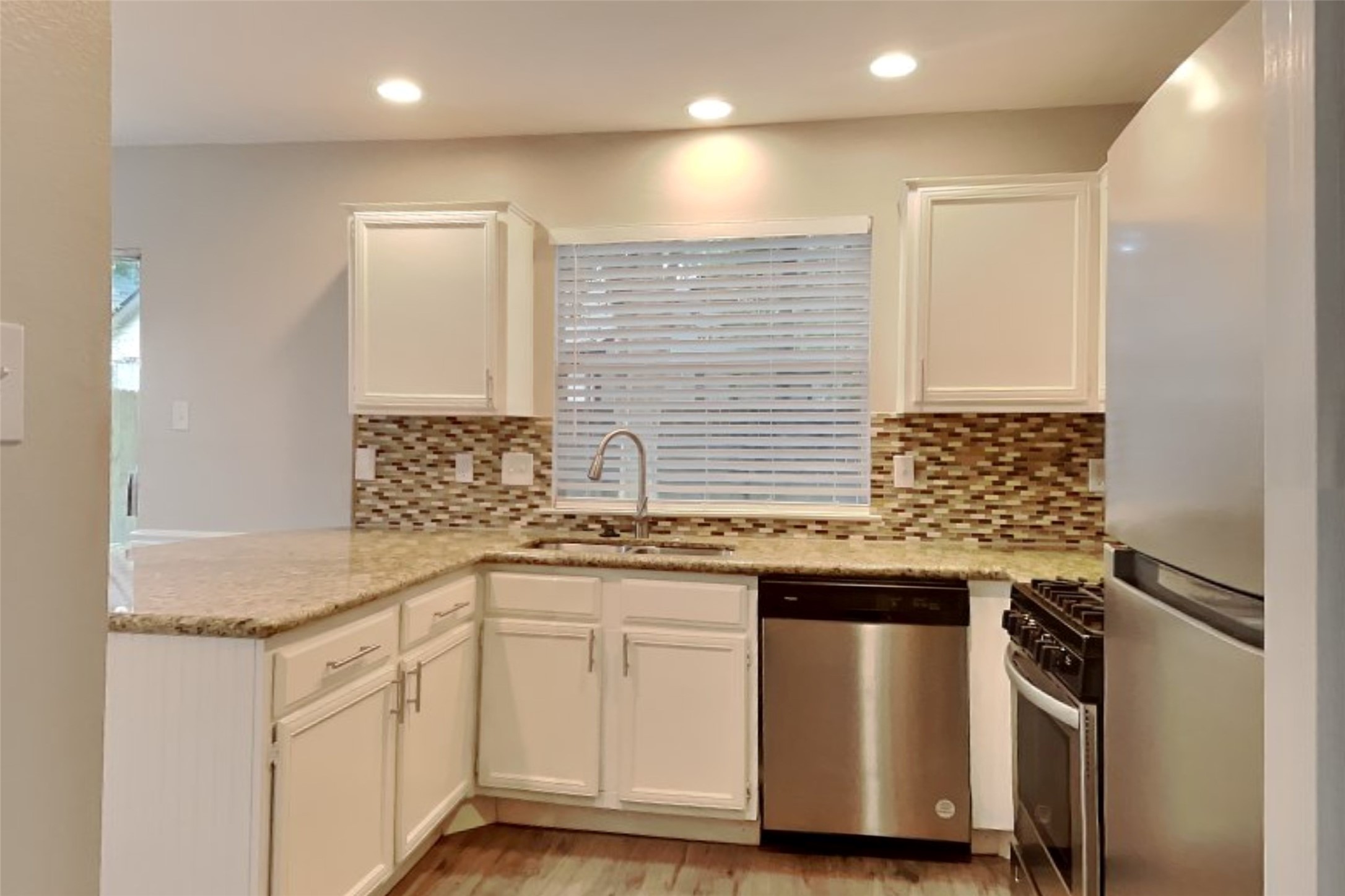 6 West Lance Leaf Road Spring, TX 77381 - Photo 4 of 19