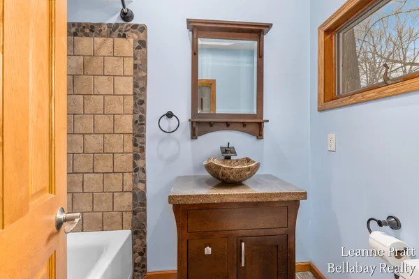 $399,900 | 603 South State Street, Nashville, MI 49073