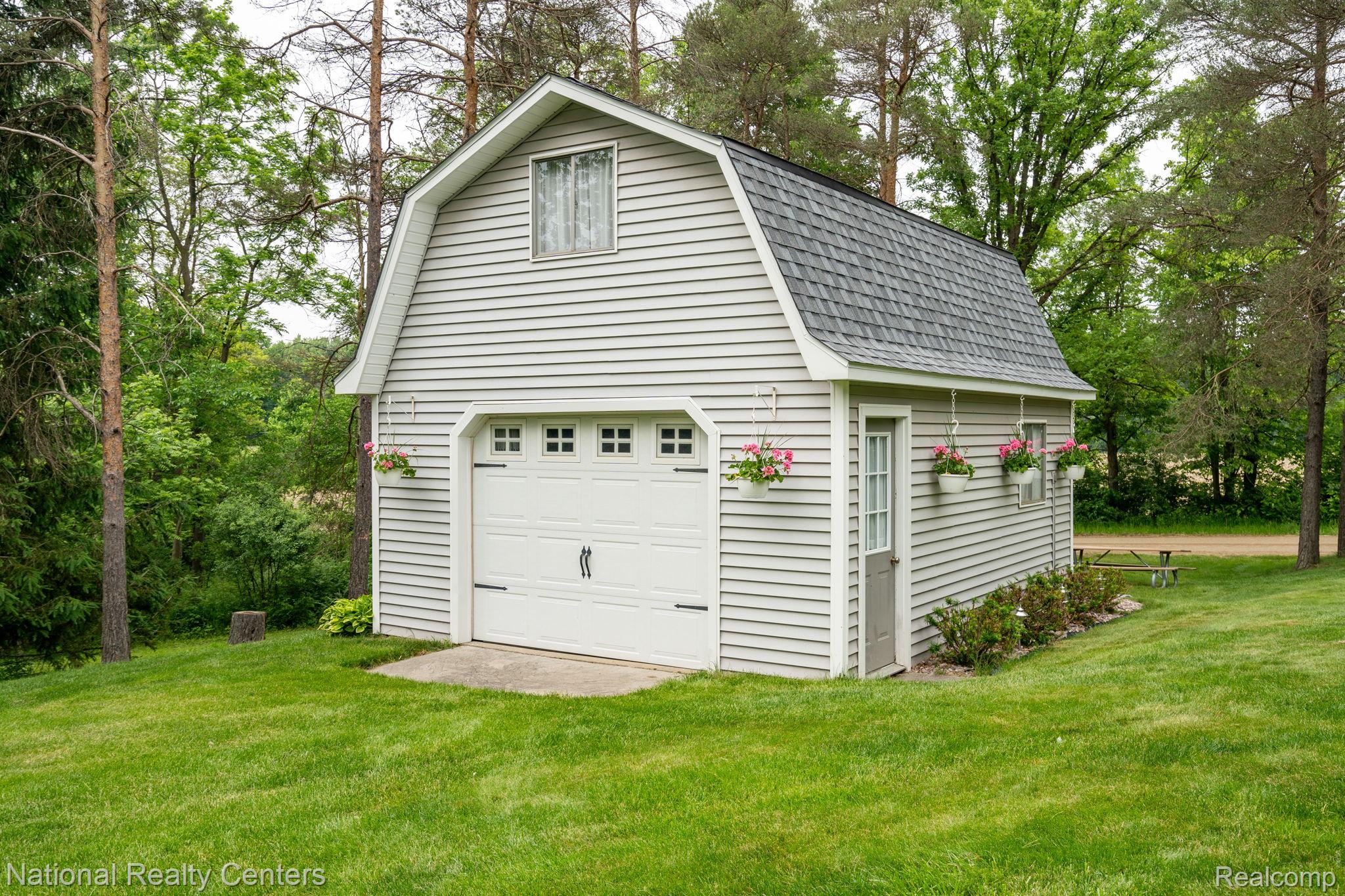 5014 Walker Road Davison, MI 48423 - Photo 45 of 54 2nd garage, storage shed, She shed, You name it!