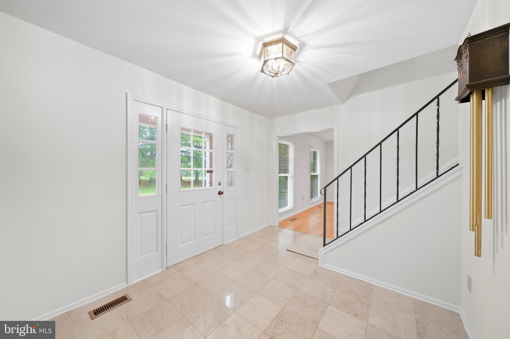 1052 Ridge Road Mount Airy, MD 21771 - Photo 3 of 62 Foyer