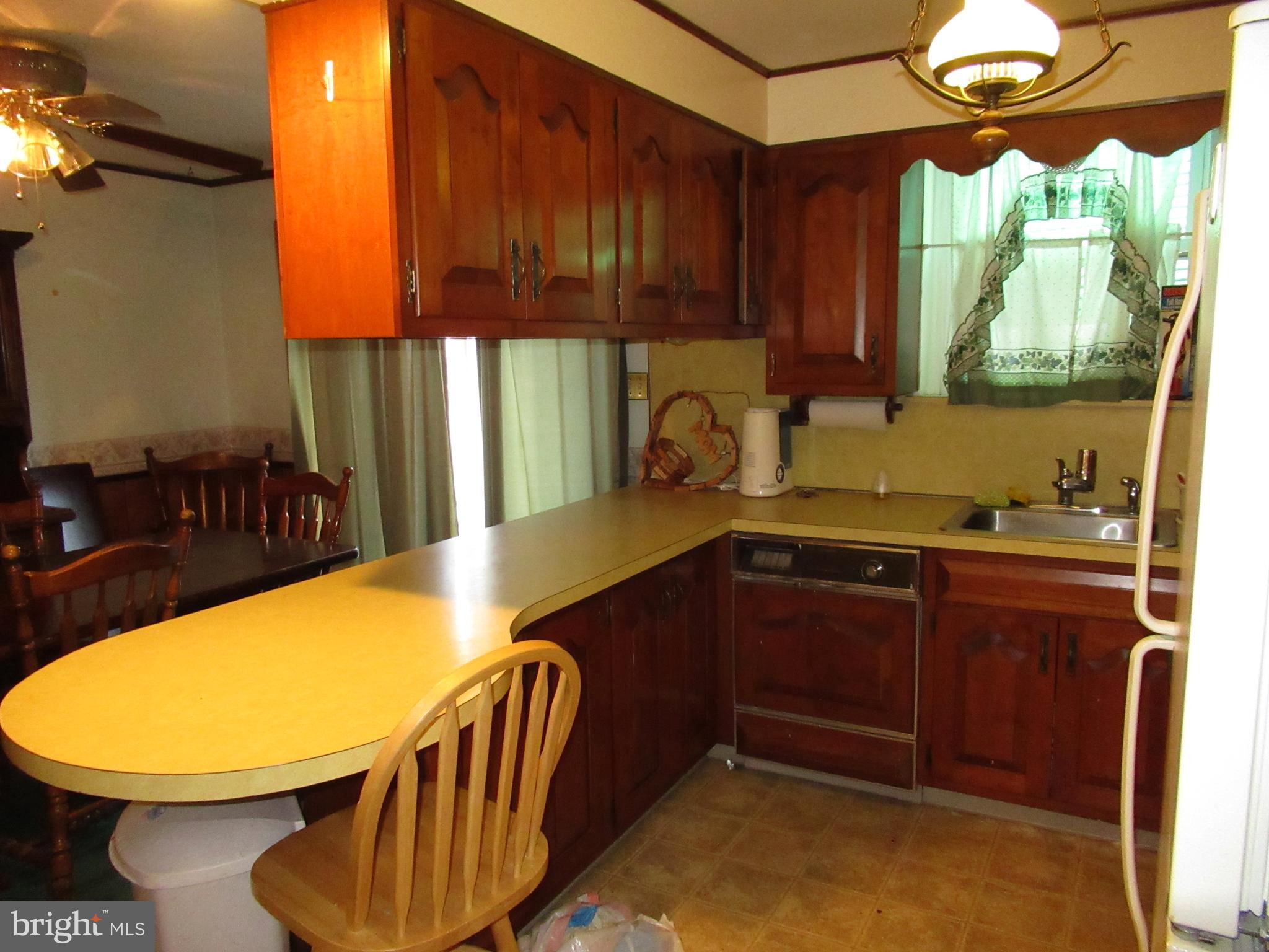 7264 Lamport Road Upper Darby, PA 19082 - Photo 16 of 38