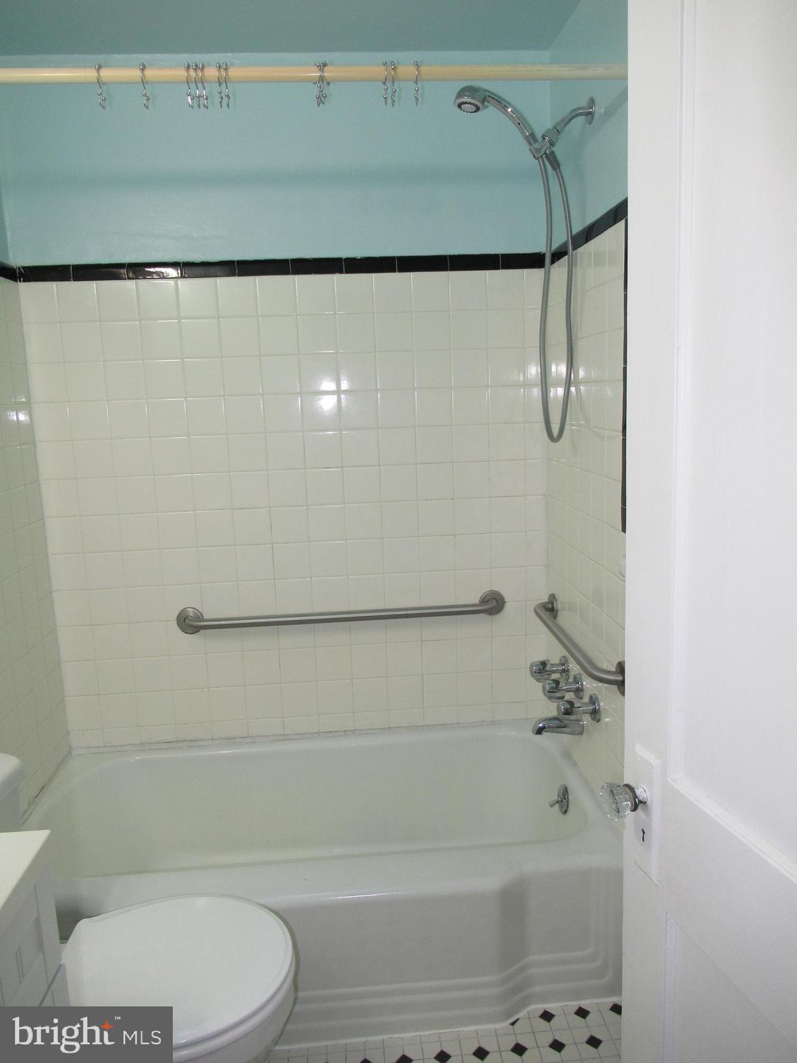 7264 Lamport Road Upper Darby, PA 19082 - Photo 28 of 38