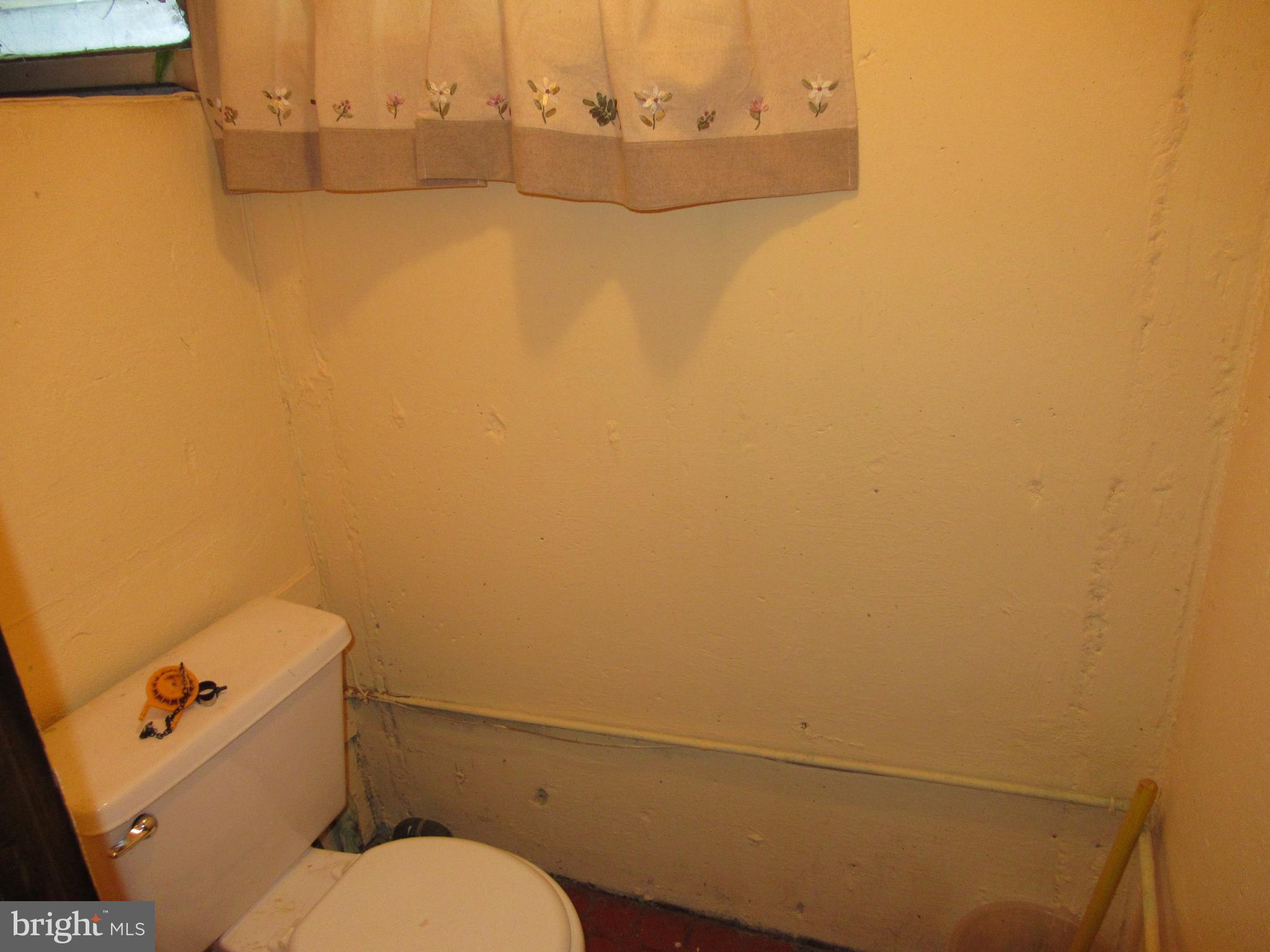 7264 Lamport Road Upper Darby, PA 19082 - Photo 29 of 38