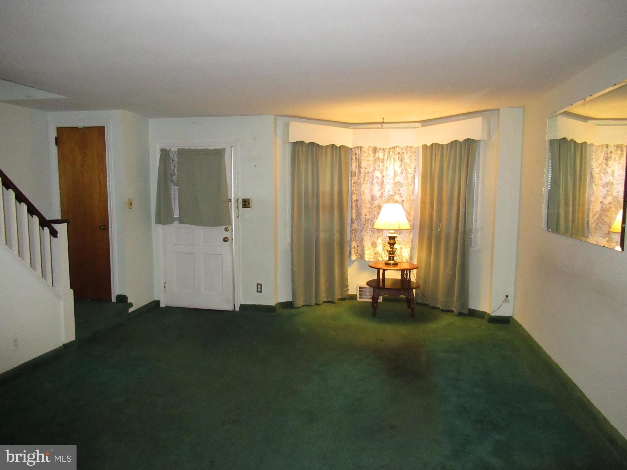 7264 Lamport Road Upper Darby, PA 19082 - Photo 5 of 38