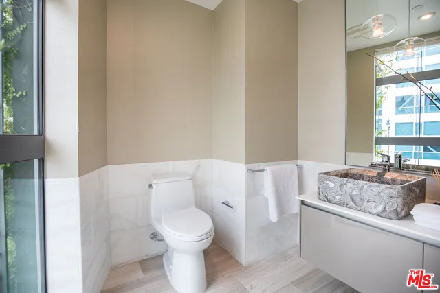 $15,000 | 8600 Wilshire Boulevard, Unit GF15, Beverly Hills, CA 90211