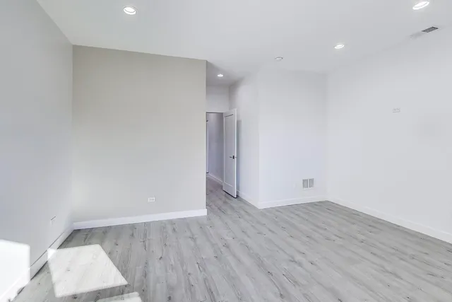 $899,900 | 1721 West Arthur Avenue, Chicago, IL 60626