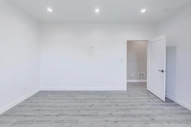 $899,900 | 1721 West Arthur Avenue, Chicago, IL 60626