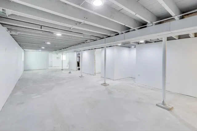 $899,900 | 1721 West Arthur Avenue, Chicago, IL 60626