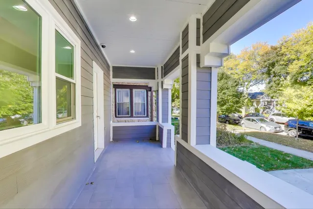 $899,900 | 1721 West Arthur Avenue, Chicago, IL 60626