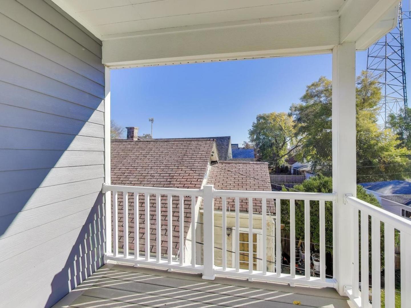 1721 West Arthur Avenue Chicago, IL 60626 - Photo 23 of 26 a view of a house with a deck