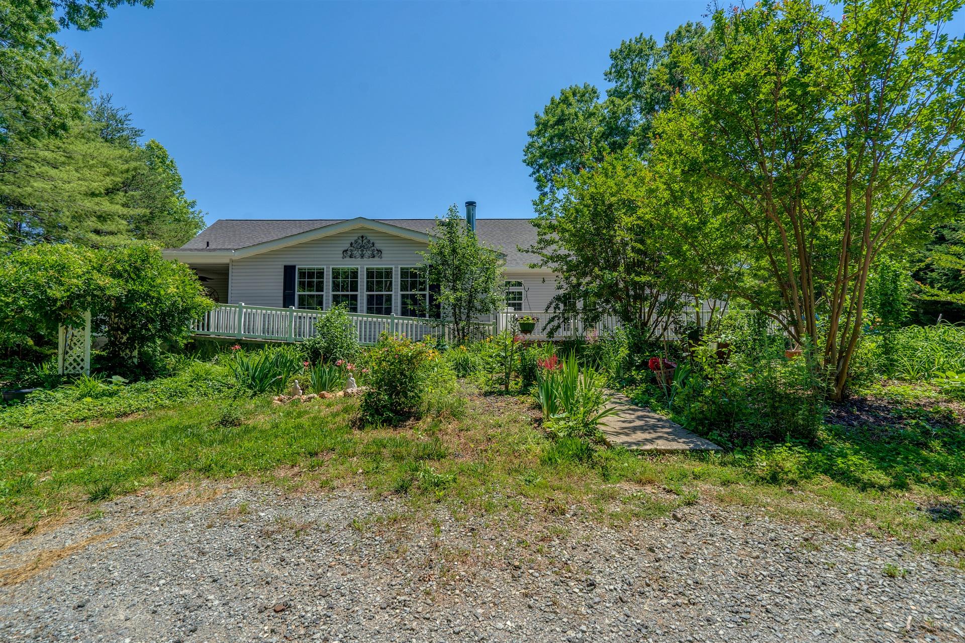 271 Double Branch Road Rocky Mount, VA 24151 - Photo 35 of 37 35-DSC00401-2_2-2_3-2_4-2_5-2