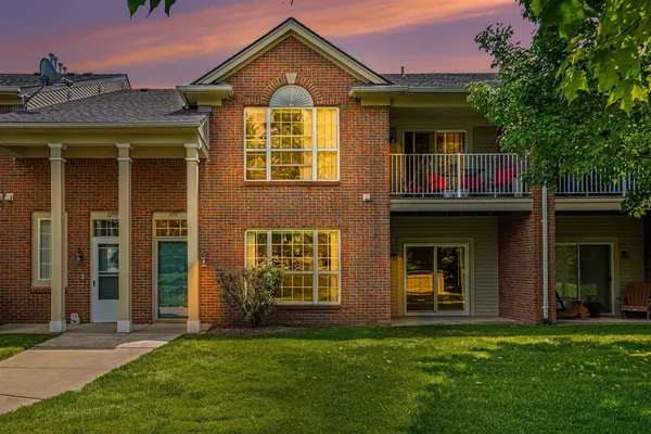 $269,900 | 11107 Farmingdale Lane, Unit 130, Walled Lake, MI 48390