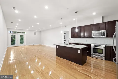 $549,900 | 610 Newton Place Northwest, Unit 4, Washington, DC 20010