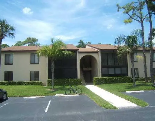 $2,050 | 628 Sea Pine Way, Unit A2, Greenacres, FL 33415