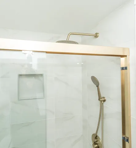 $349,000 | 444 Washington Boulevard, Unit 404, Oak Park, IL 60302