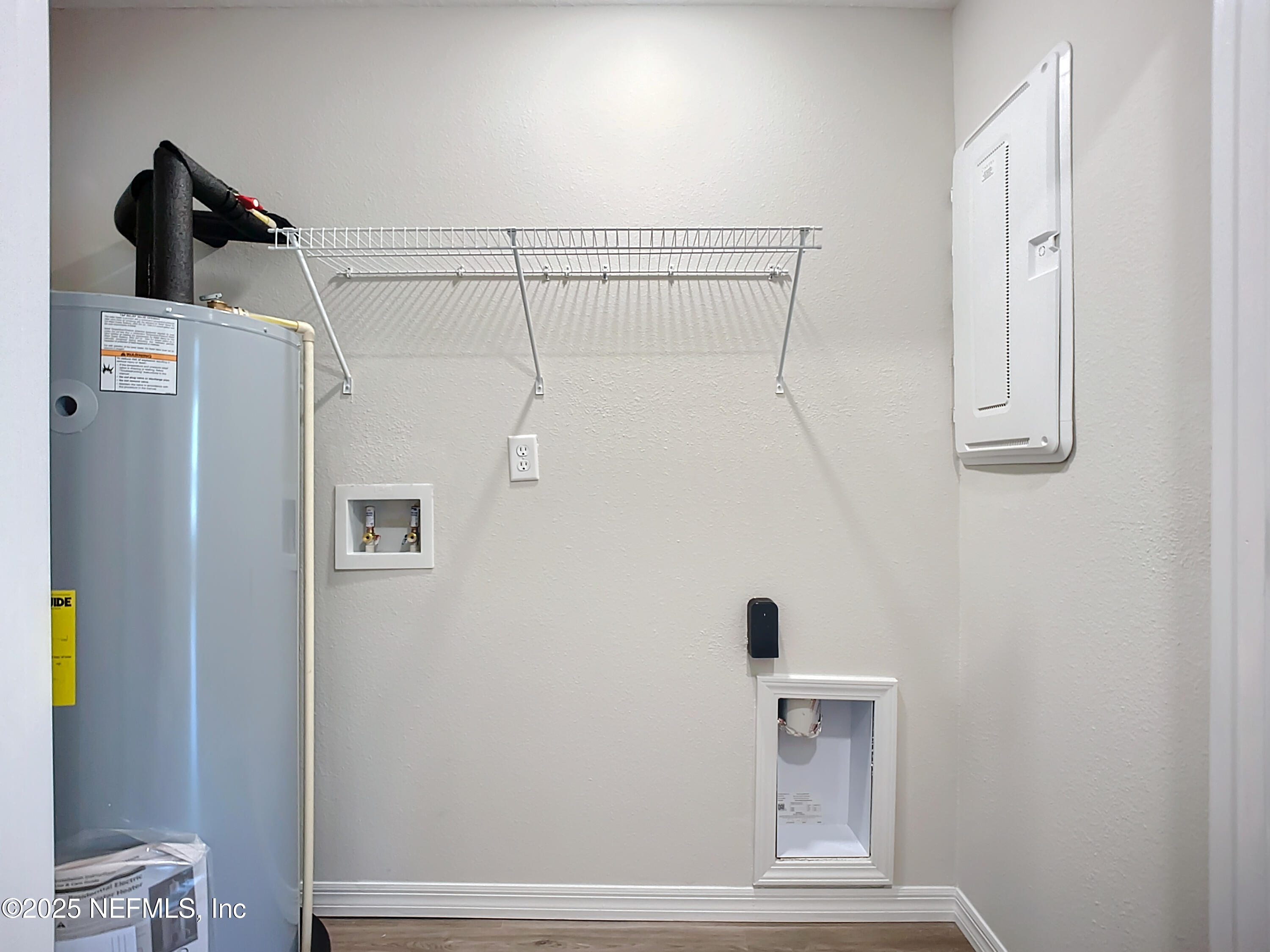 9612 Hood Road Jacksonville, FL 32257 - Photo 19 of 20 a view of hallway with shower