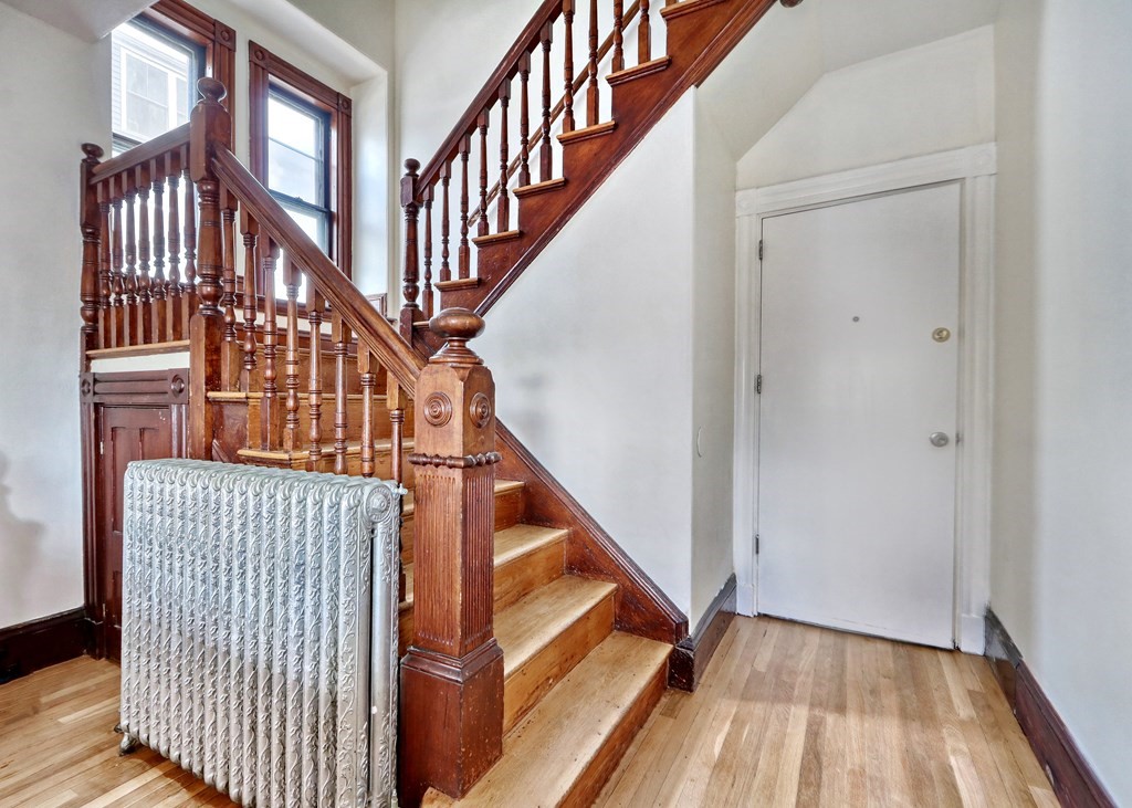 9 Temple Street Boston, MA 02132 - Photo 3 of 32