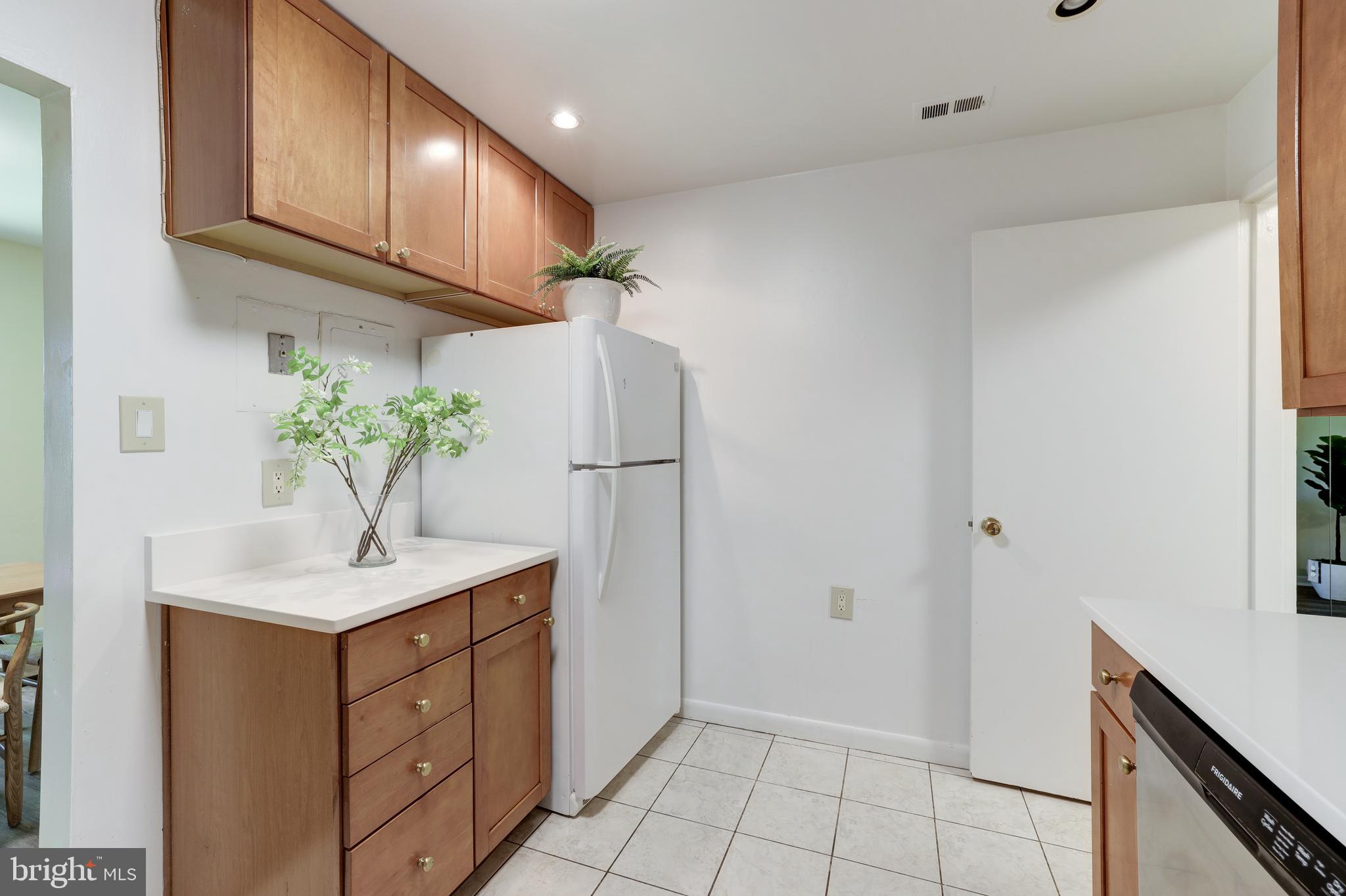 1402 Northgate Square, Unit 22B Reston, VA 20190 - Photo 18 of 27