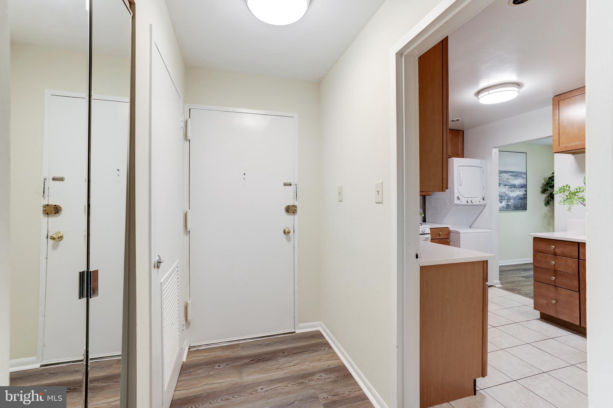 1402 Northgate Square, Unit 22B Reston, VA 20190 - Photo 5 of 27