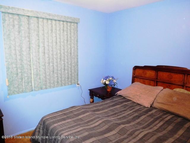 160 Timber Ridge Drive Staten Island, NY 10306 - Photo 15 of 20 025