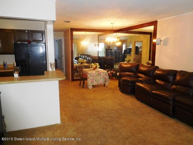 160 Timber Ridge Drive Staten Island, NY 10306 - Photo 3 of 20 014