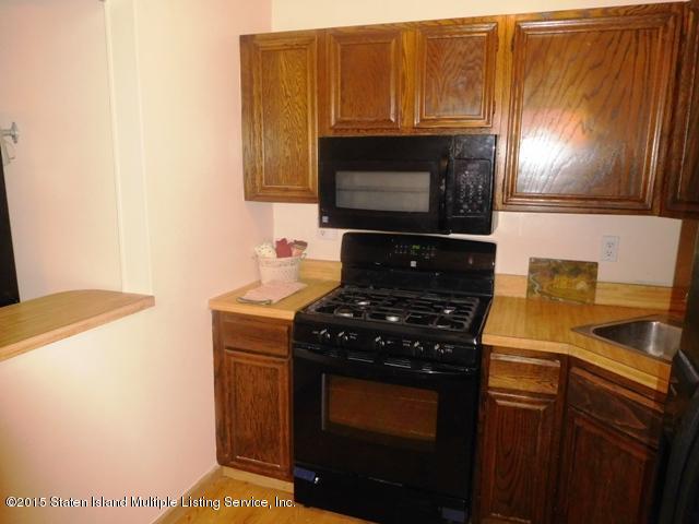 160 Timber Ridge Drive Staten Island, NY 10306 - Photo 8 of 20 021