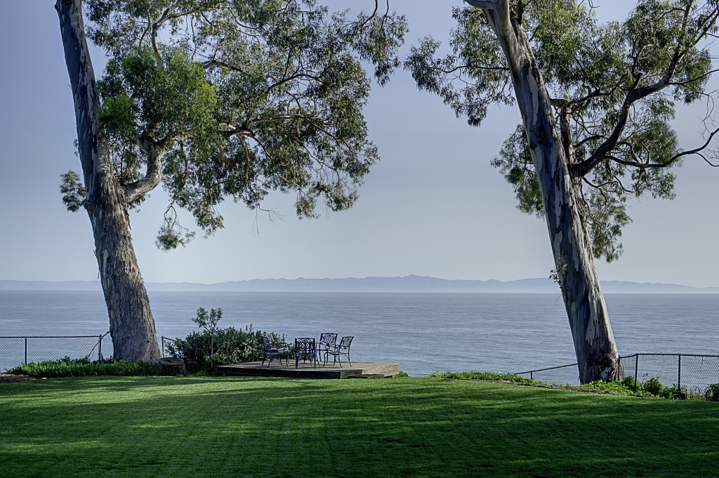 2417 Medcliff Road Santa Barbara, CA 93109 - Photo 18 of 21 a view of yard with an outdoor space