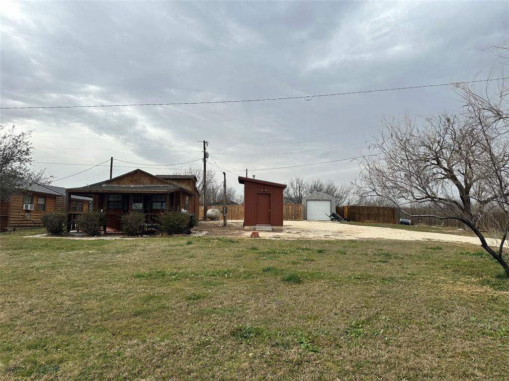 11001 West Lake Road Abilene, TX 79601 - Photo 11 of 40 Additional Bungalow & Washer & Dryer Building