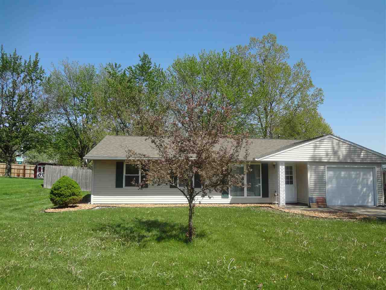 1315 Hunter Road Bluffton, IN 46714 - Photo 1 of 23 Gallery Image 1