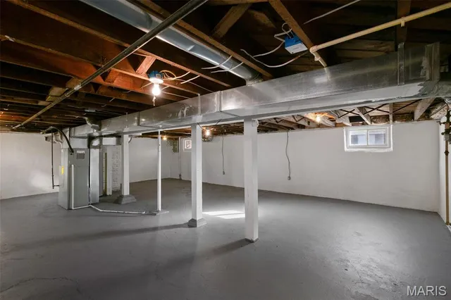 $200,000 | 8925 Argyle Avenue, Overland, MO 63114