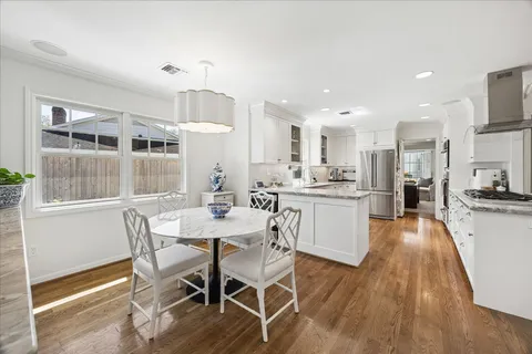 $1,950,000 | 907 Wild Valley Road, Houston, TX 77057