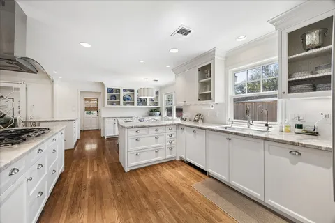 $1,950,000 | 907 Wild Valley Road, Houston, TX 77057