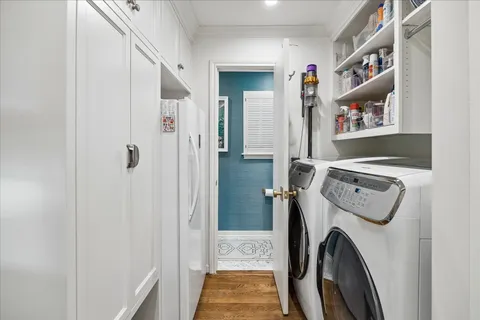 $1,950,000 | 907 Wild Valley Road, Houston, TX 77057