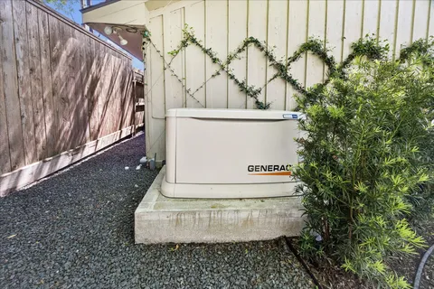 $1,950,000 | 907 Wild Valley Road, Houston, TX 77057