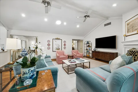 $1,950,000 | 907 Wild Valley Road, Houston, TX 77057