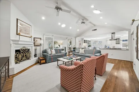 $1,950,000 | 907 Wild Valley Road, Houston, TX 77057