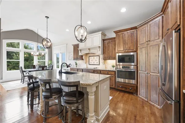 $775,000 | 24847 West 98th Street, Lenexa, KS 66227