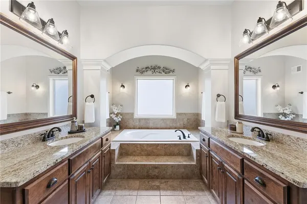 $775,000 | 24847 West 98th Street, Lenexa, KS 66227