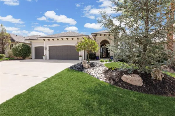 $775,000 | 24847 West 98th Street, Lenexa, KS 66227