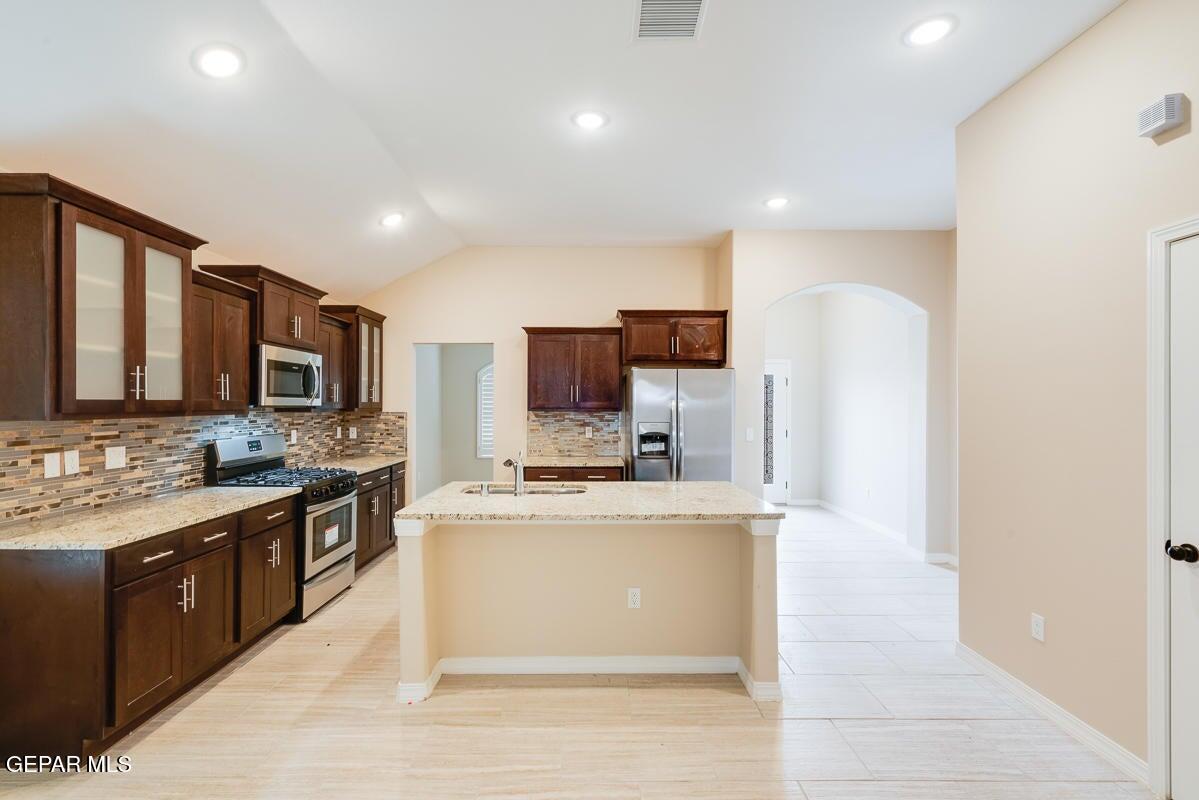 12416 Oconee Place Clint, TX 79836 - Photo 18 of 35 20230524225101033152000000-o
