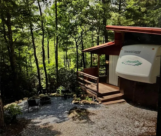 $89,700 | 475 Bear Cub Drive, Spruce Pine, NC 28777