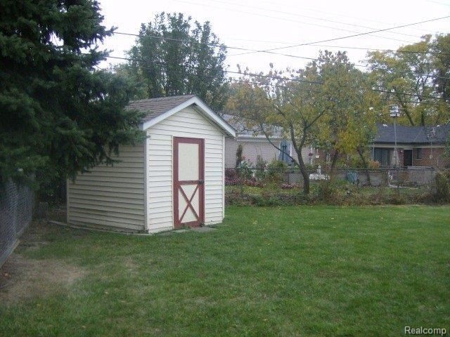 8620 Chicago Road Warren, MI 48093 - Photo 3 of 10 HPIM1905