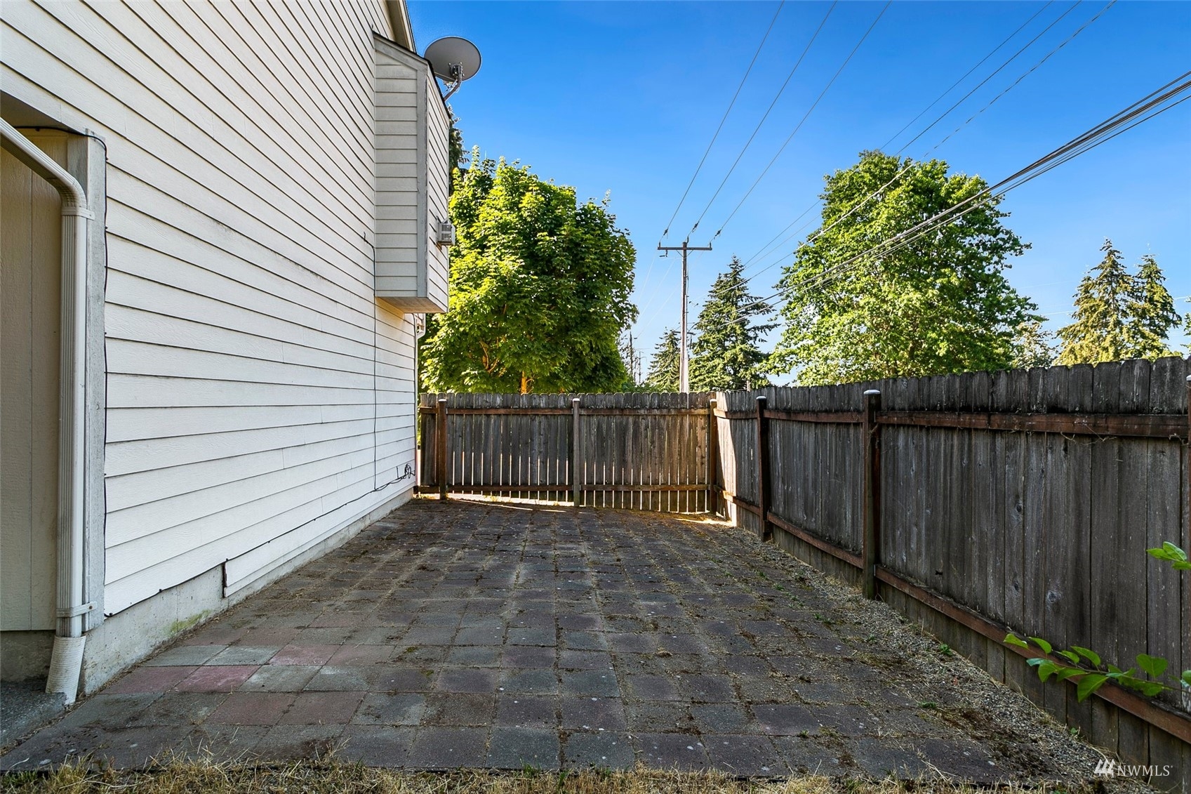 714 Northwest 3rd Court Renton, WA 98057 - Photo 39 of 40 a view of a backyard