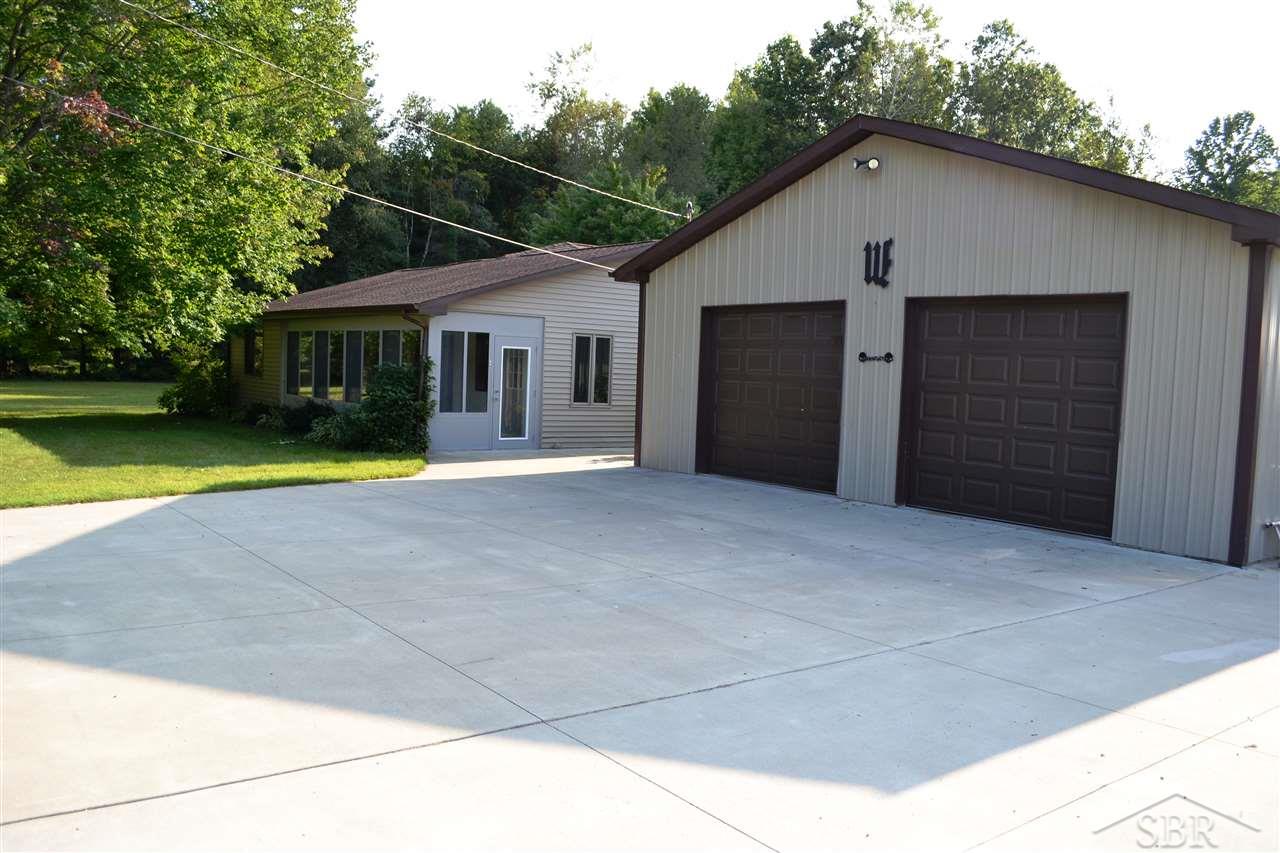 13400 Bueche Road Montrose, MI 48457 - Photo 7 of 49 31329463-6.JPG
