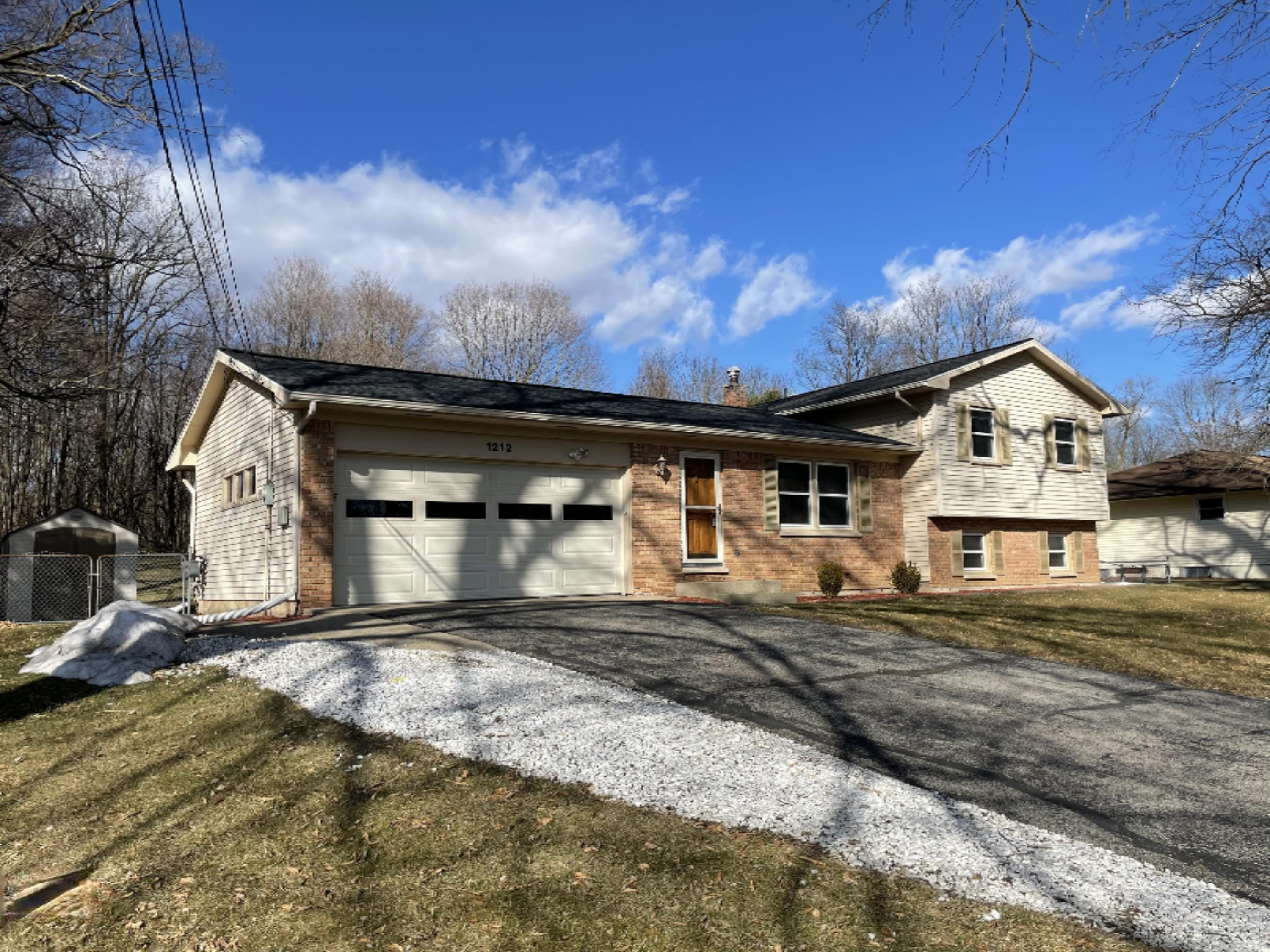 1212 Verona Road Marshall, MI 49068 - Photo 2 of 40 7F7E71D8-D4BE-4000-8C9A-BFED952E61F8